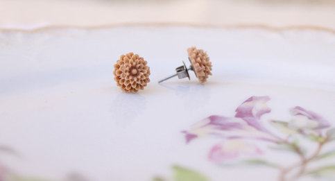 Tiny Taupe Dahlia Earrings