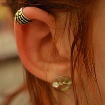 Skeleton Hand Ear Cuff