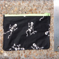 Skele-Pouch