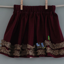 Ruffle Skirt 2T- tan on maroon