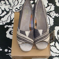 Wedge heel TOMS - discontinued! 