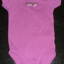 Purple Onesie Says Daddy's Girl-Carter's Size 9 Months