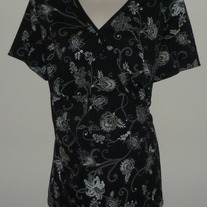 Black/White Floral Short Sleeve Shirt-Motherhood Maternity Size 2X