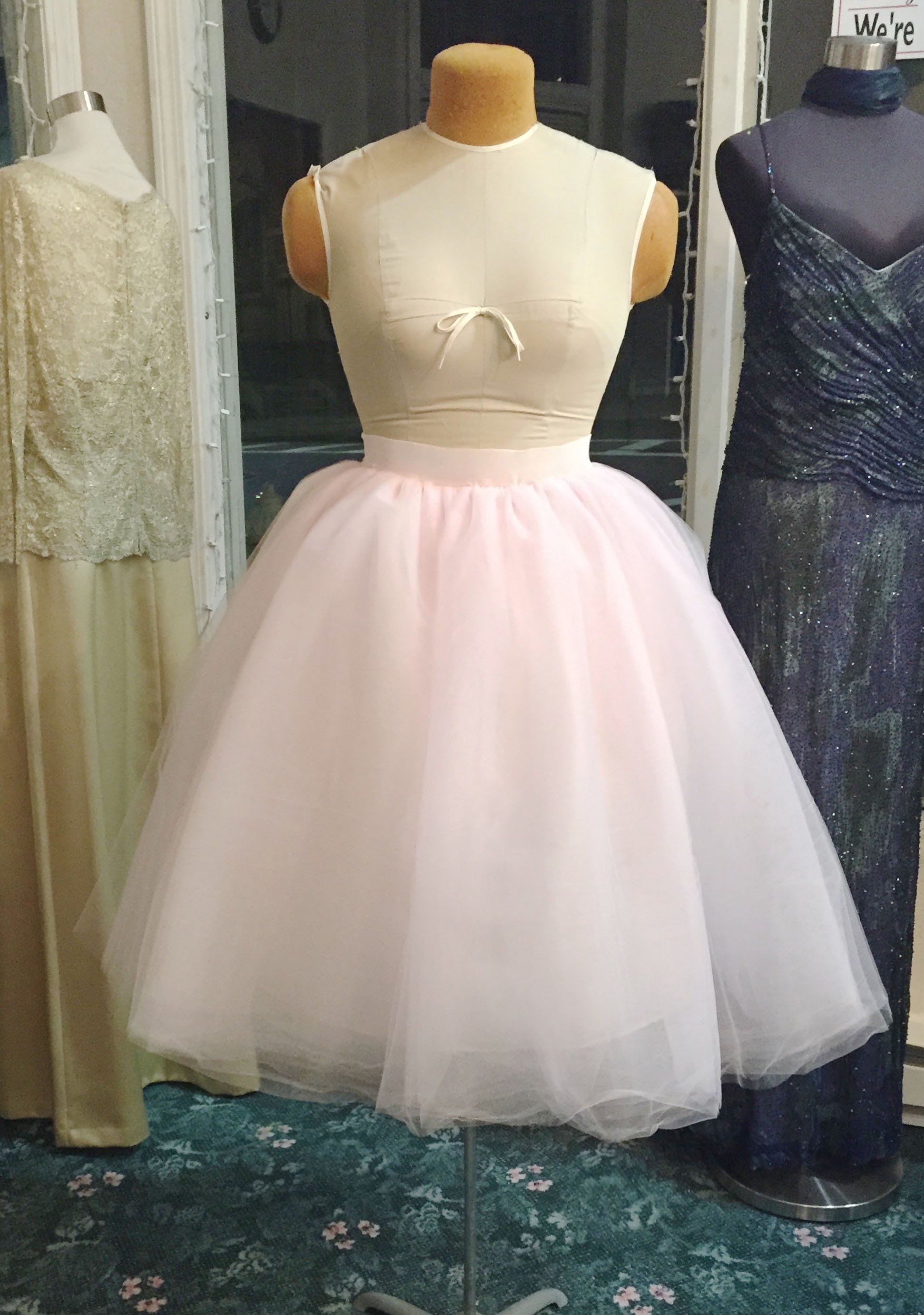 My Account Buy Kalos Dress Shop Lace Bodice Tulle Puffy Flower Girl Dress Lace Appliques Girls First Communion Dress Pageant Gowns and other Special Occasion at 3aaa.ml Our wide selection is elegible for free shipping and free returns.