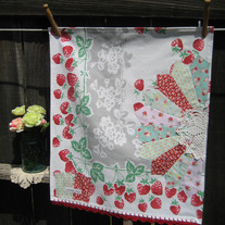 sweet strawberries vintage tea towel no. 1