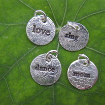 Round Charm medium
