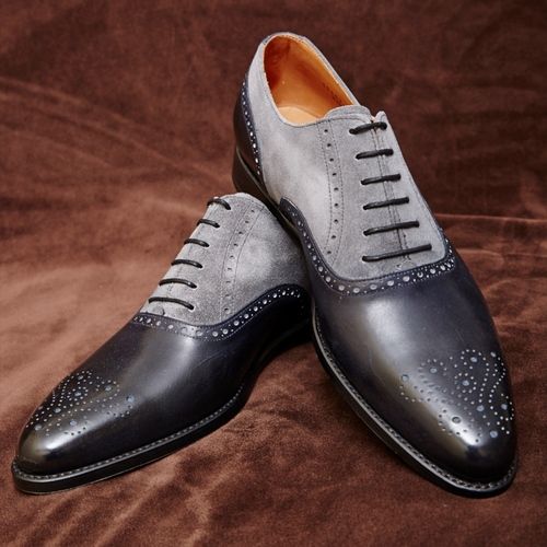 All Listings Gray dress shoes for men are ideal for both formal as well as casual outfits. If you are wondering on which time is ideal to wear the gray shoes for men, then the most suitable time is the fall season.