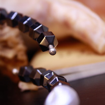 Hematite & Vintage Cellulose Memory Wire Necklace