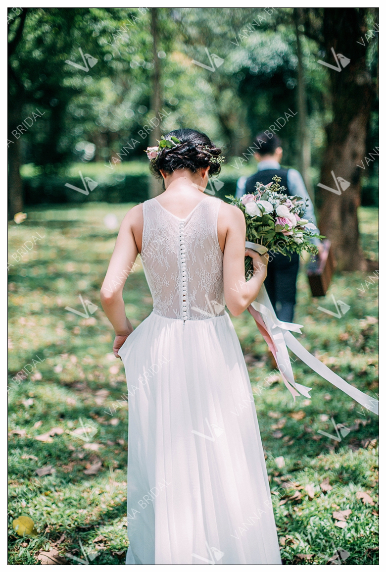 simple lace beach wedding dress