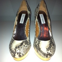 Steve Madden Gold Print Pump(Size 8.5)