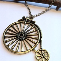 Bicyclenecklace-02_medium