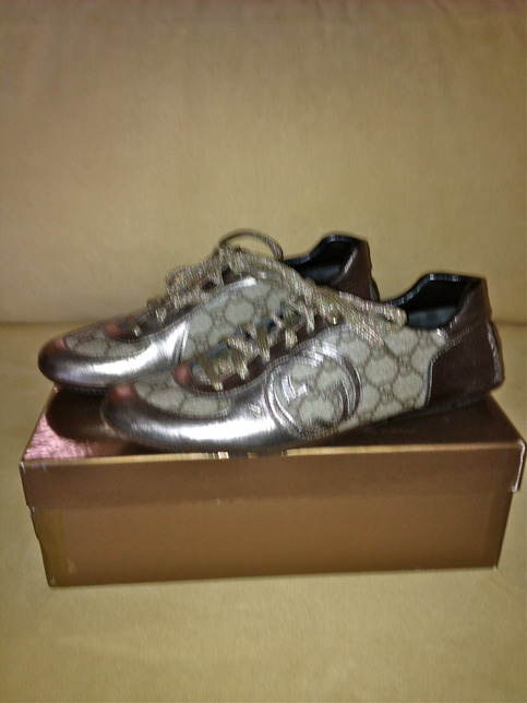 GUCCI SIZE US  38 1/2