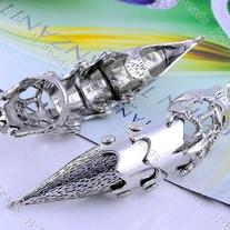 Laura_20finger_20ring_2014.99_medium