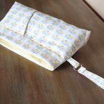 retro camper purse. sweet little clutch