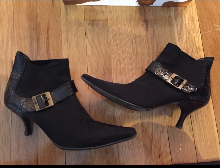 donald pliner black boots