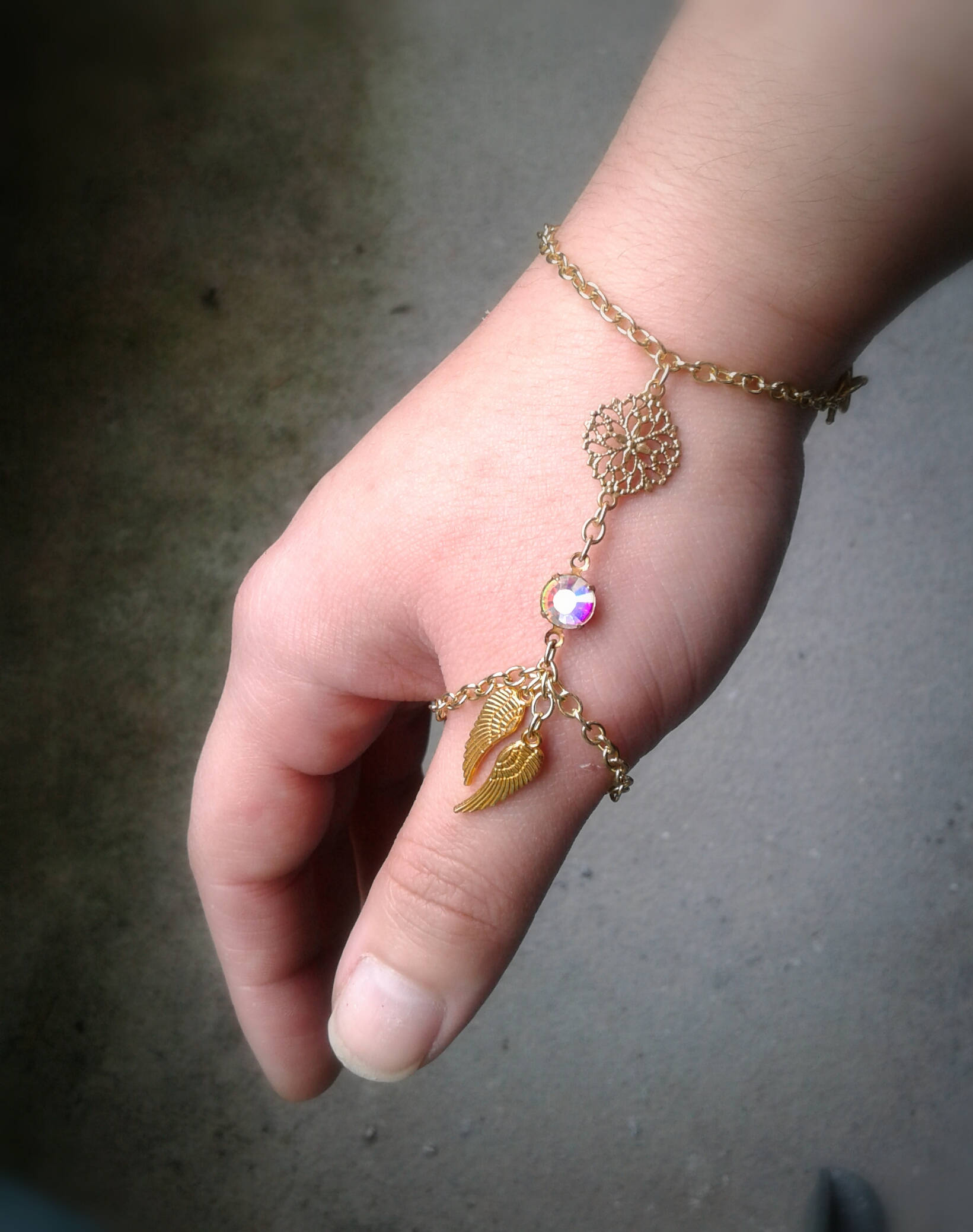 Angel Wings Thumb Hand Chain Thumb Slave Bracelet Rare Antique Gem Slave Bracelet Boho Bracelet Gold Feather Ring Harness Bohemian Bracelet