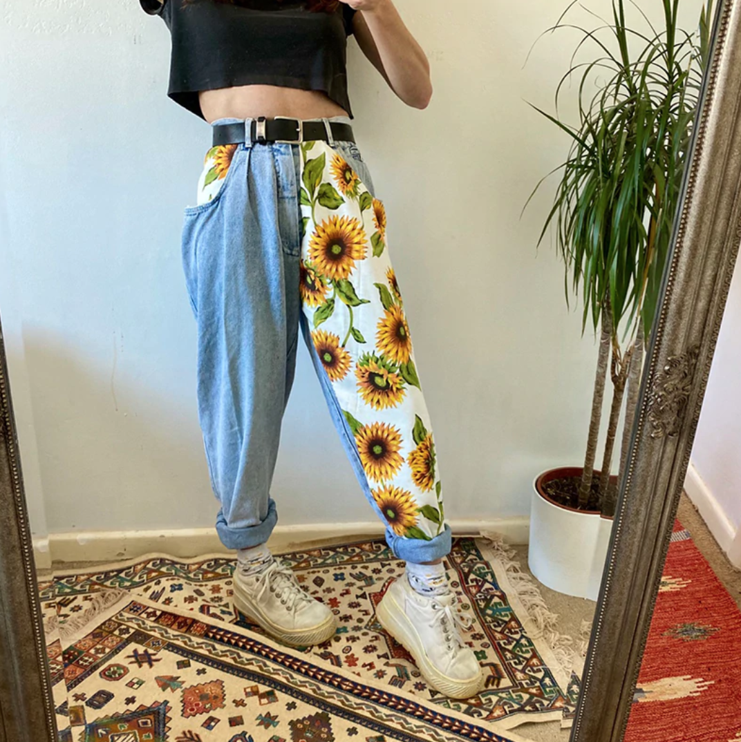 Jeans with sunflower patches Outlet